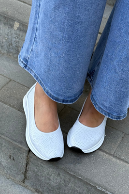 Bílé prolamované kožené boty Filippo