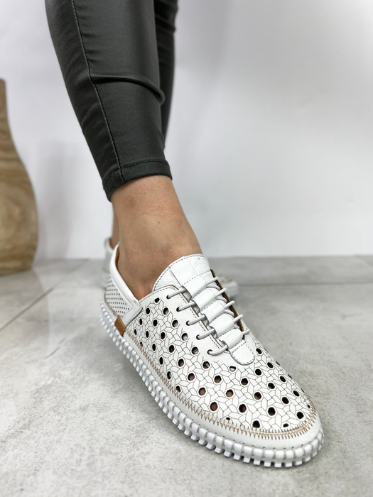 Bílé prolamované kožené šněrovací ploché boty Venezia