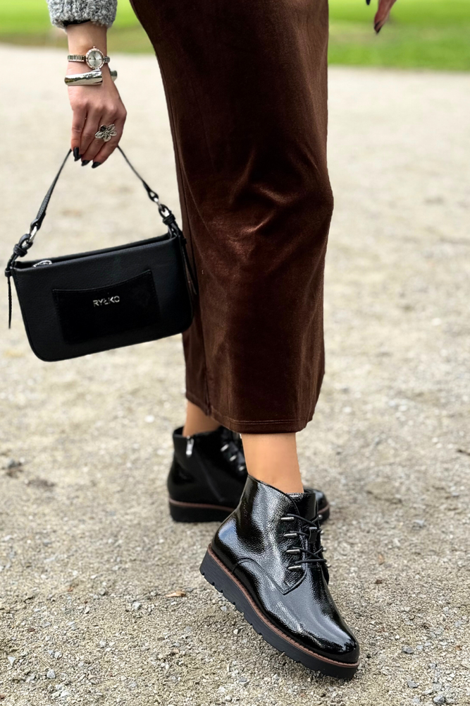 Hnědé semišové ploché boty, zateplené