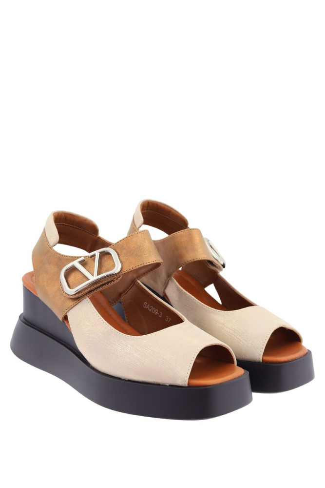 Zlaté sandály na klínku z ekokůže se suchým zipem