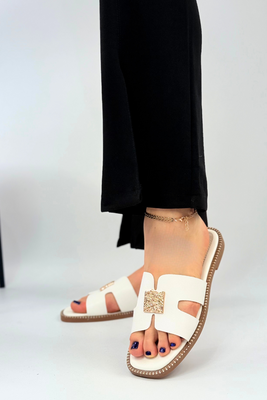 Bílé žabky se zlatým zdobením, ploché Potocki