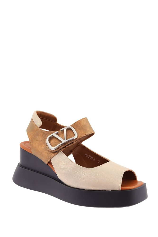 Zlaté sandály na klínku z ekokůže se suchým zipem