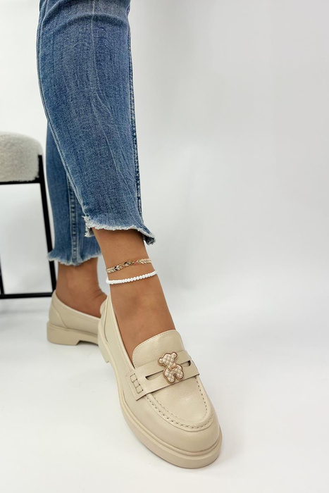 Béžové nazouvací mokasíny z ekokůže se zdobením