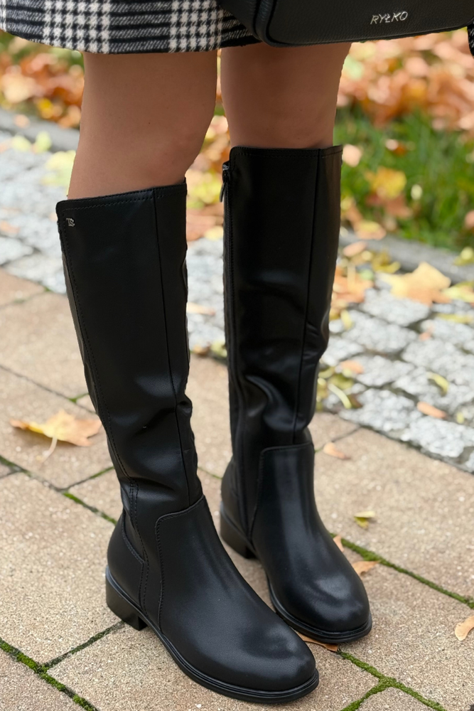 Dámské černé kožené kozačky na zip