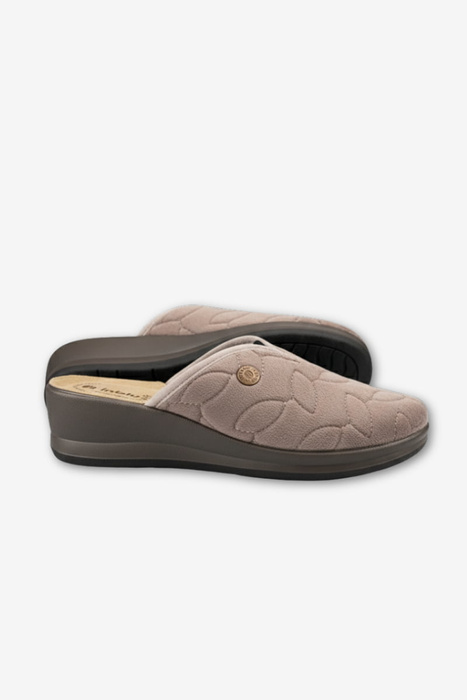 Dámské nazouvací pantofle v námořnické modré barvě s gumovou vsadkou