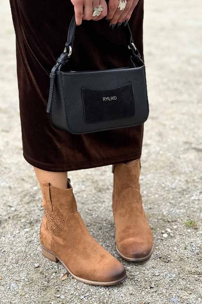 Černé kotníkové boty Potocki s ozdobným podpatkem