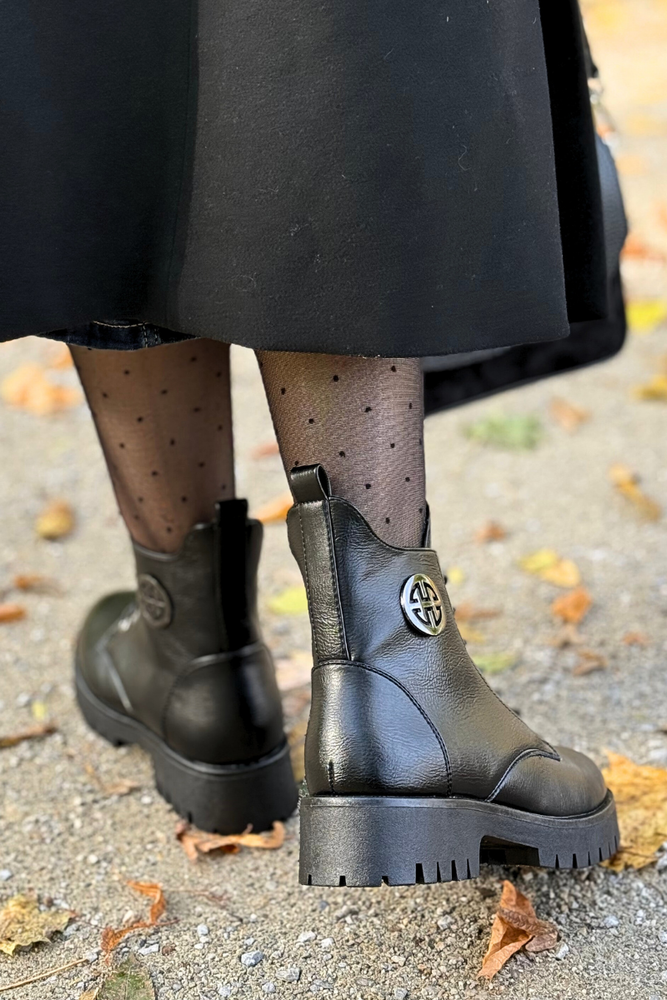 Černé kotníkové boty Potocki s ozdobným podpatkem