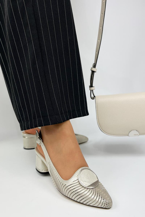 Béžové kožené lodičky Boccato bez podpatku