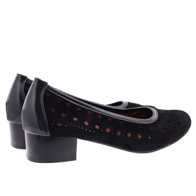 Černé semišové prolamované lodičky