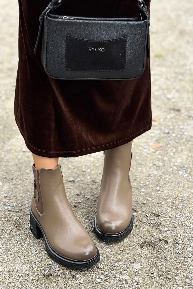 Hnědé semišové ploché boty, zateplené