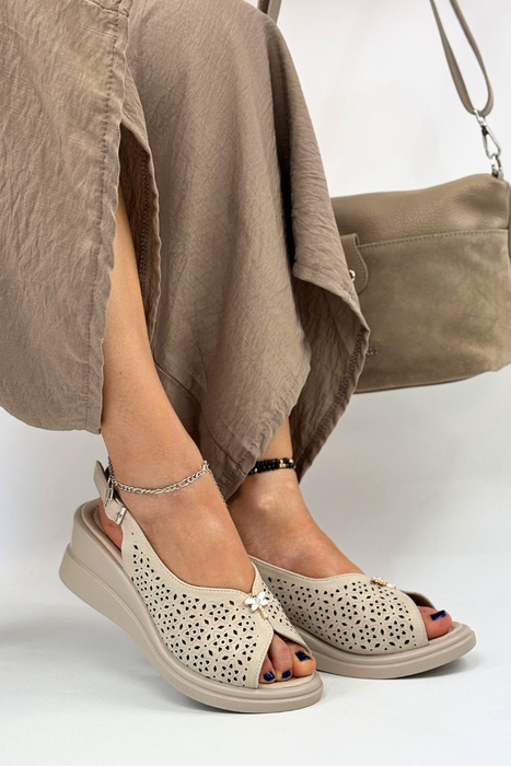 Szare lekkie tenisówki damskie przewiewne