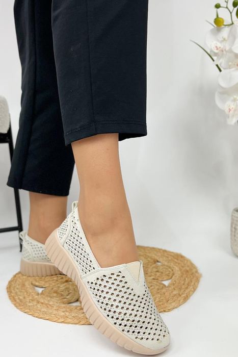 Dámské prolamované, ploché, nazouvací boty