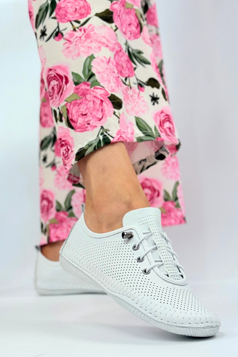 Dámské perforované bílé kožené boty Artiker