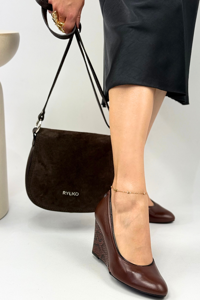 Kordel 2160 zlaté lodičky na klínku