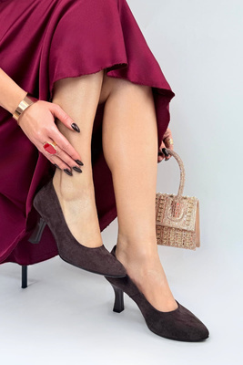 Černé semišové kotníkové boty se zipem vzadu