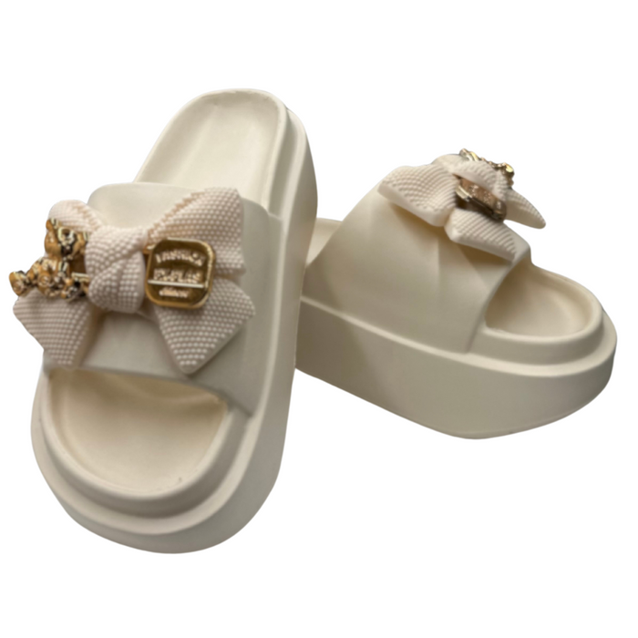 Béžové gumové žabky na platformě