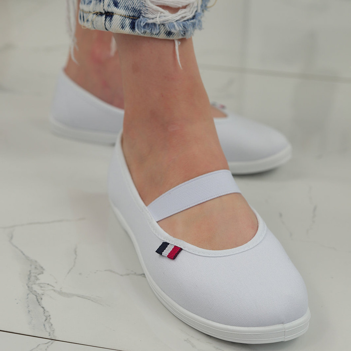 Bílé dámské české čepice s gumičkou