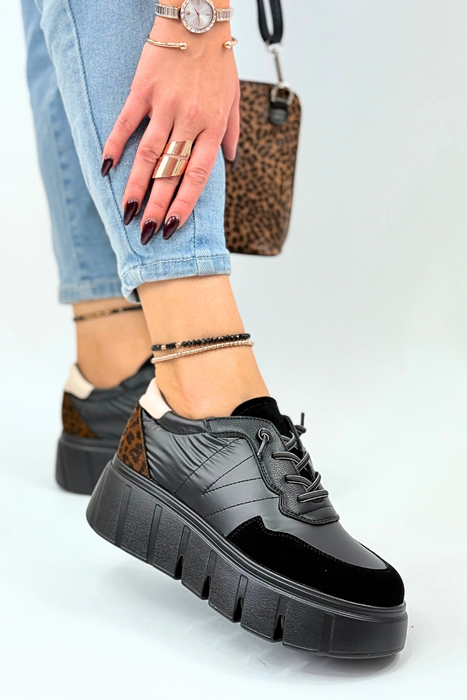 Bílé dámské kožené prolamované boty