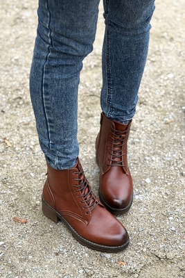 Černé kotníkové boty Potocki s ozdobným podpatkem