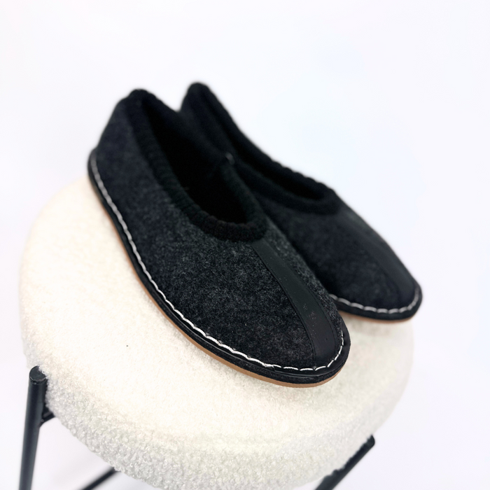 Pánské černé plstěné nazouvací boty