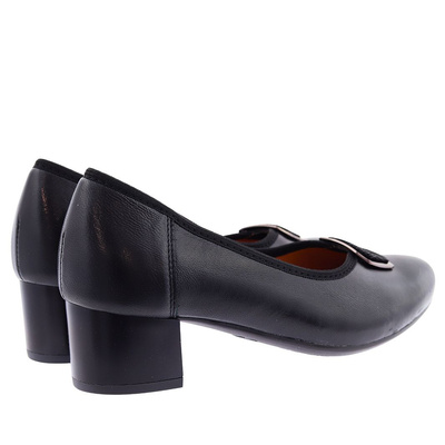 Černé kožené lodičky na bloku s ozdobou