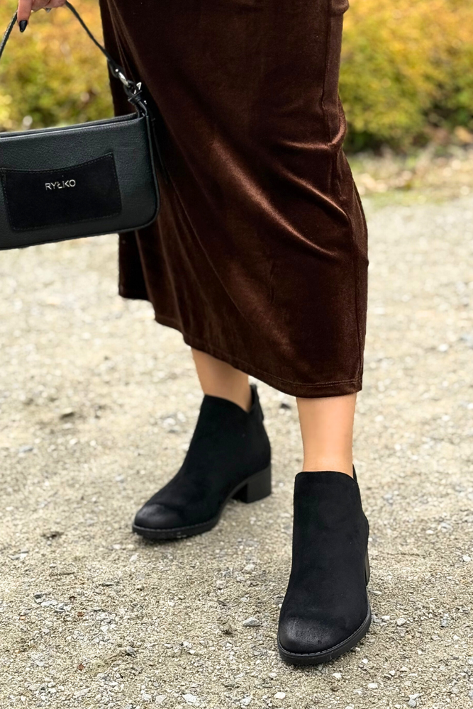 Hnědé semišové ploché boty, zateplené