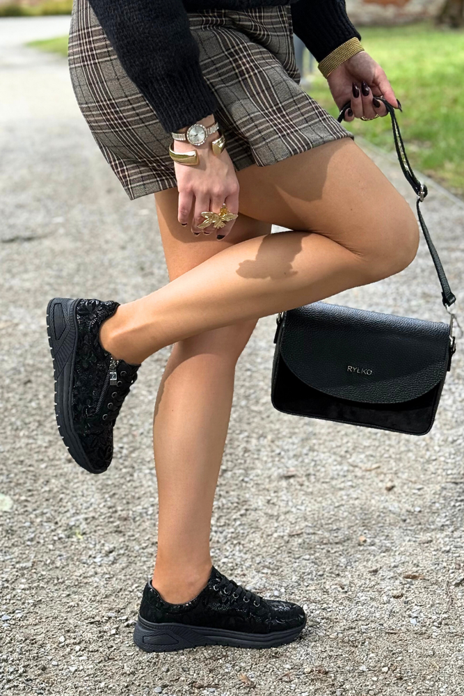 Kožené nazouvací boty na klínku se zipem, černé